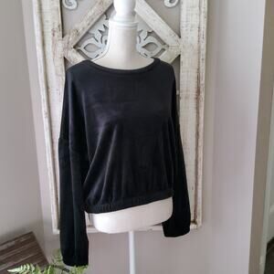 Premise Women's Dropped Shoulder Dolman Velour Sweatshirt in Black